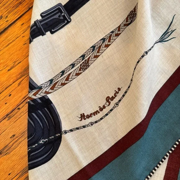 Hermes Cashmere Blend Giant Triangle - Picture 4 of 7